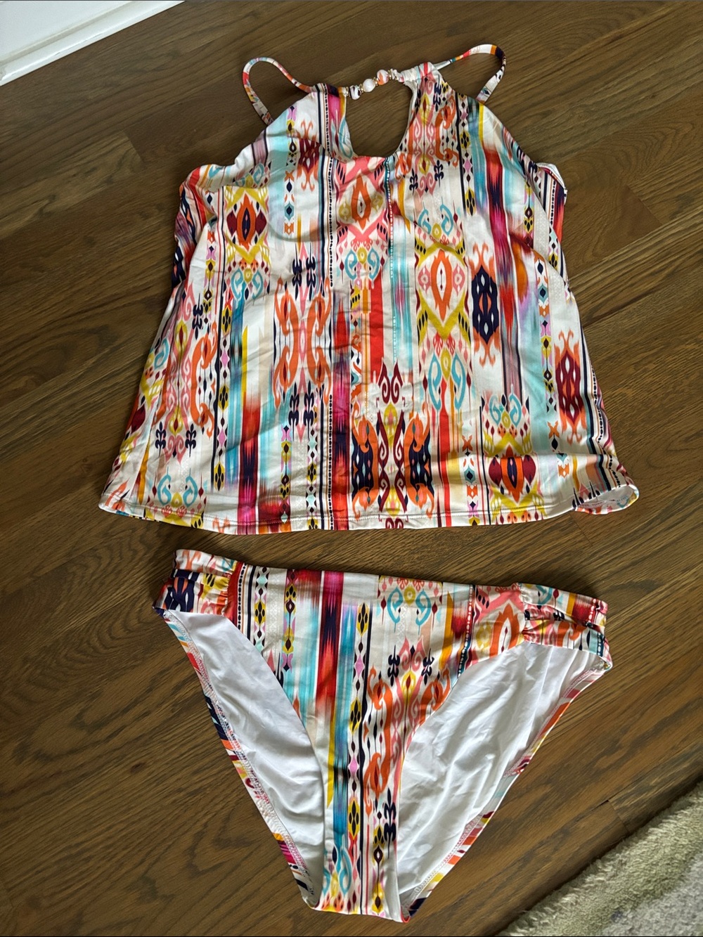 La Blanca Desert Dream Keyhole swim top 14 
And hipster bottom size 12 like new
